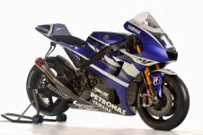 Yamaha-MotoGP-Livery-YZR-M1-Spies-1-509688739.jpg