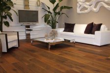 Lantai-Kayu-Rumah-Minimalis-Modern-Elegan.jpg