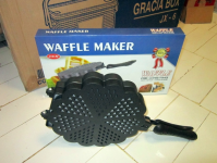 Waffle Maker Bentuk Love Teflon Cetakan Waffle Bentuk Love.png
