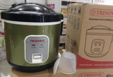 Spesifikasi Rice Cooke Trisonic box.png
