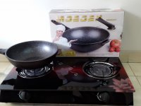 Moegen Wok Pan Diameter 30 cm Bebas Kolestrol.jpg