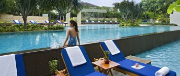 pbanner_somerset_berlian_jakarta_swimming_pool.jpg