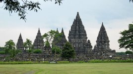 candi prambanan.jpg