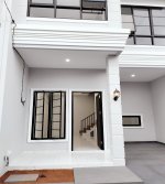 Rumah Djual di Batu Ampar Kramat Jati Jakarta Timur Dekat PGC Cililitan, Universitas MH Thamr...jpeg